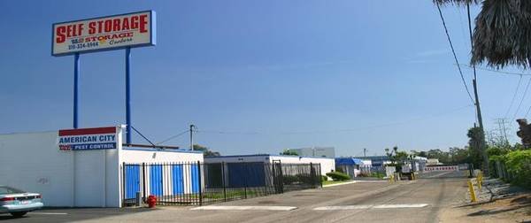 Ground Level Available: 2 Months 50% off ! (gardena)