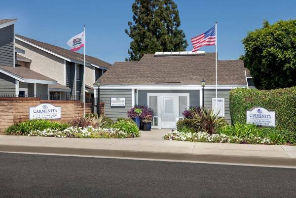 $2,450 / 2br - 940ft2 - 2-Bedroom with Controlled Access/Gated Entry, Two Laundry Facilities, On-Site Management (501-525 N 4th St, Montebello, CA)
