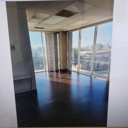 $750 / 450ft2 - CORNER VIEW OFFICE SPACE (WEST LA - RANCHO PARK)