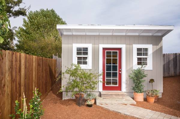 Seeking an ADU or Small Rental Apartment (Family of 4) (Whittier)
