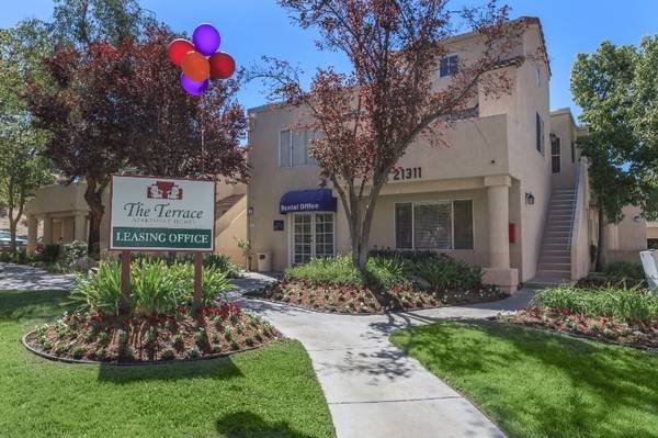 $2,519 / 2br - 919ft2 - Private Balcony or Patio, Pantry, Microwave (Santa Clarita)