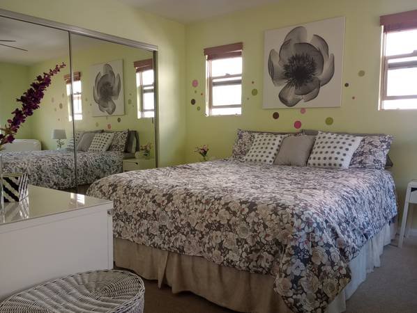 $1,400 for a 3-bedroom, 154 sq ft - Internship Study Contract? ROOMS for Females in Shared Modern Townhouse (Los Angeles, Beverly Hills Adjacent)