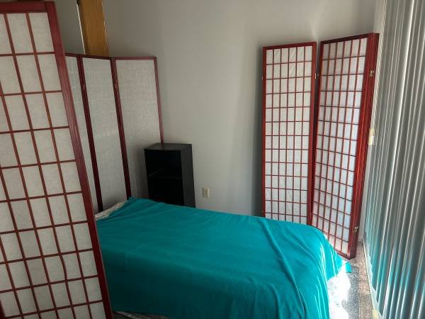 $225 Temporary Space to Rent (North Hollywood)